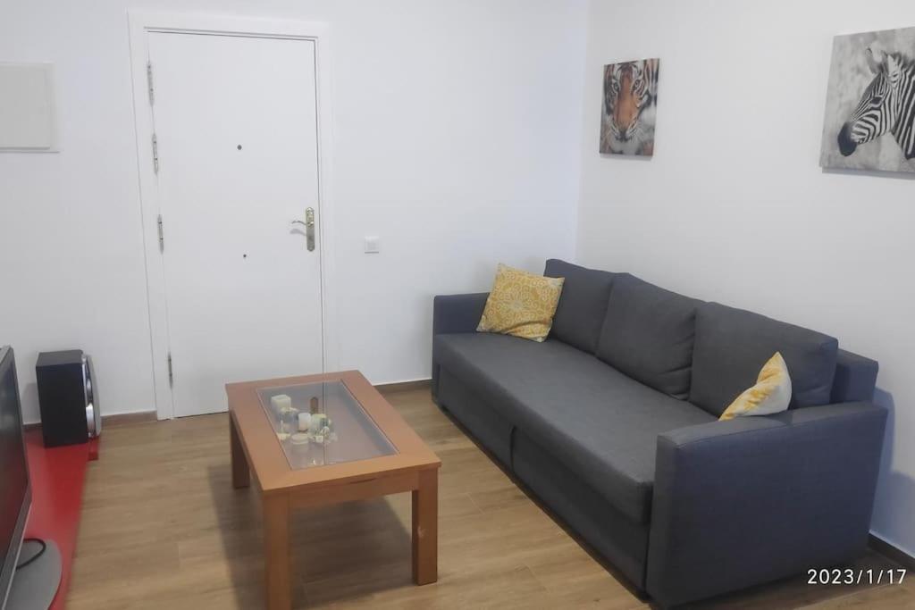 Precioso Apartamento Con Magnifico Patio. Sant Feliu de Llobregat Dış mekan fotoğraf