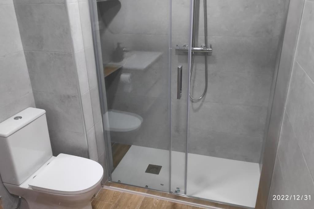 Precioso Apartamento Con Magnifico Patio. Sant Feliu de Llobregat Dış mekan fotoğraf