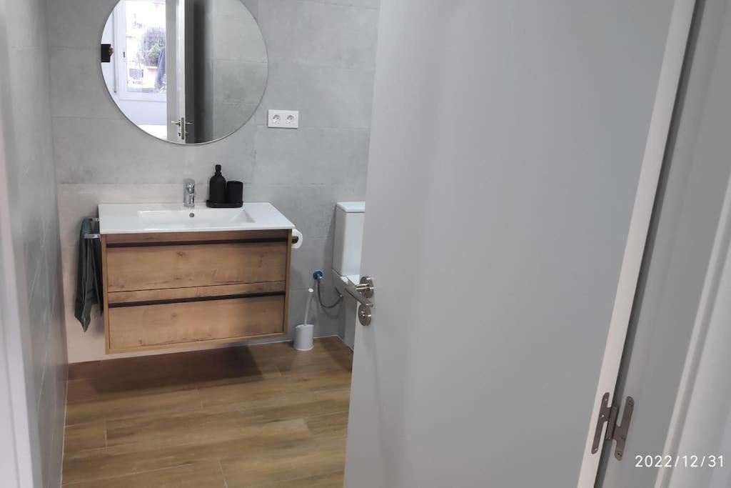 Precioso Apartamento Con Magnifico Patio. Sant Feliu de Llobregat Dış mekan fotoğraf